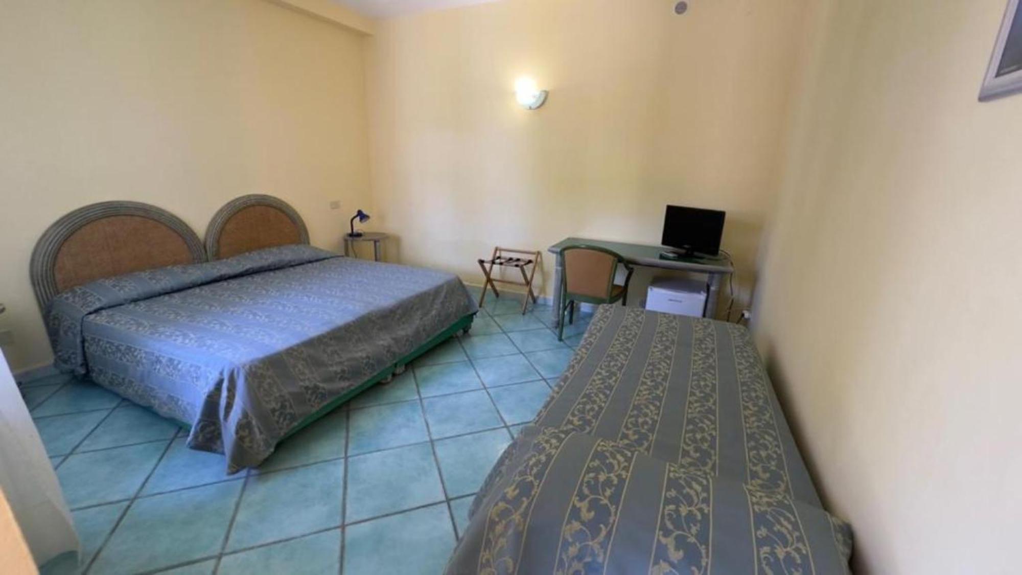 Hotel Oasi Castiglione Casamicciola Terme Номер фото
