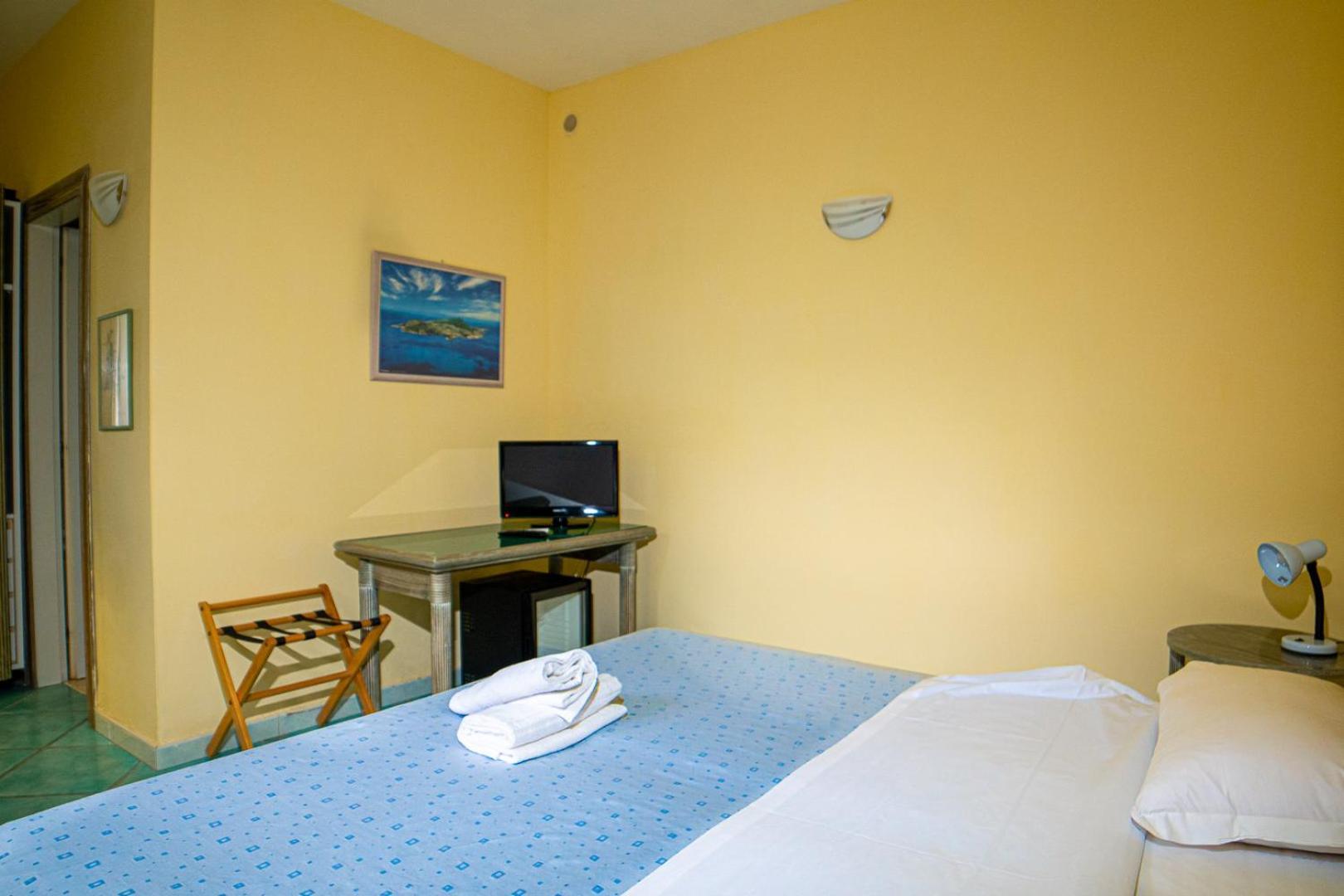 Hotel Oasi Castiglione Casamicciola Terme Номер фото